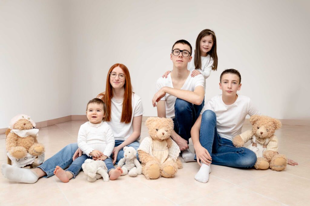 Séance photo enfants et adolescents – Portrait fraternel chaleureux à Evreux