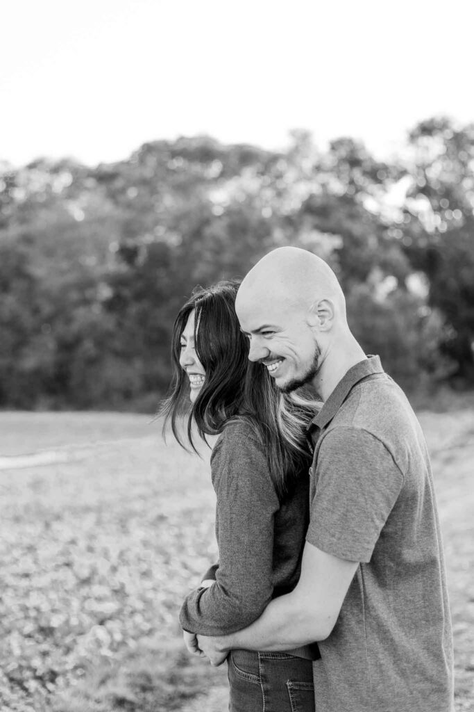 Séance photo couple naturelle et complice – Photographe à Évreux